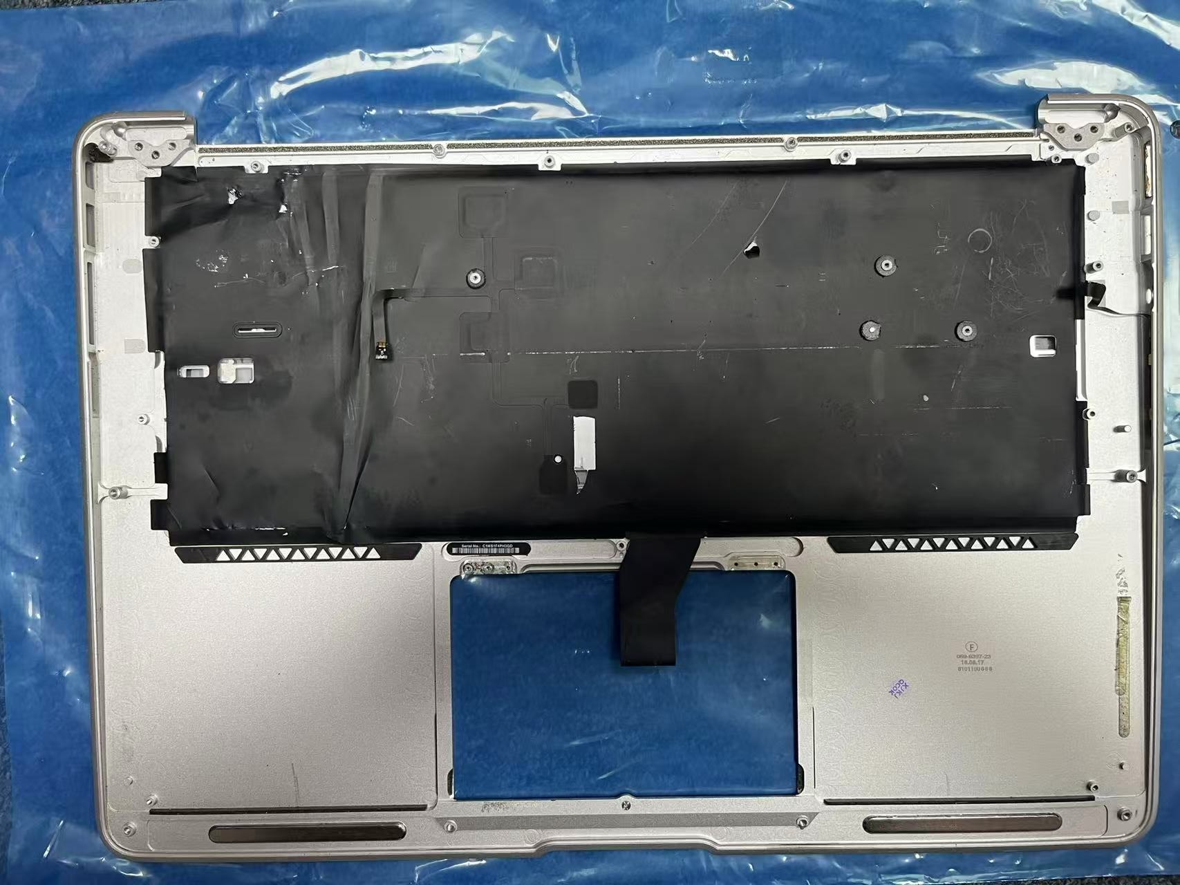 90% nowy, oryginalny topcase d – Keyboard Cover recenzja i cena